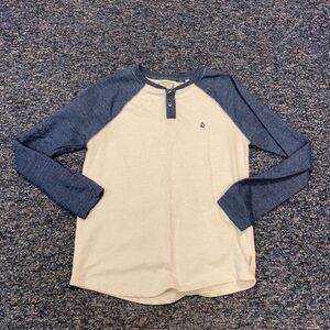 Volvo Long sleeve top sz. Small petite